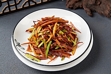 Stir-fried Shredded King Oyster Mushroom and Celery Beef