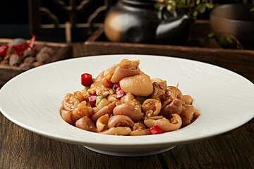 Stir-fried pork elbow skin with spicy rice pepper
