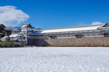 Obraz premium 金沢城の三の丸広場から見る五十間長屋