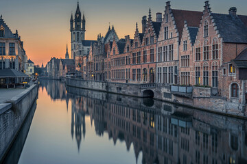 Obraz premium A stunning cityscape of Ghent, Belgium, showcasing the beautiful medieval architecture of the city