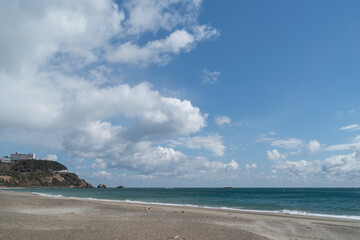 青い海と青い海と砂浜