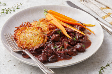 Kartoffelpuffer mit Geschnetzeltem vegan