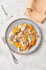 Kürbis an Pilzsauce