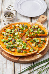 Kürbis-Quiche mit Rosenkohl