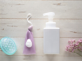 泡ソープディスペンサーと泡立てネット