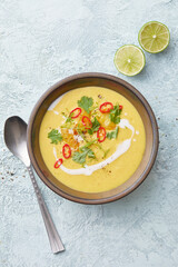 Linsen-Ananas-Suppe