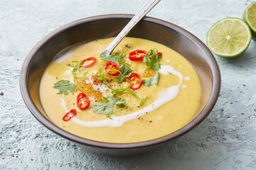 Linsen-Ananas-Suppe