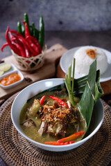 Photo selected focus gulai sapi is beef curry typically traditional food from surakarta_5