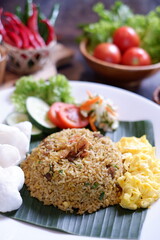 cooked rice with various spices mixed until yellowed with butter or butter oil coated with crackers 04