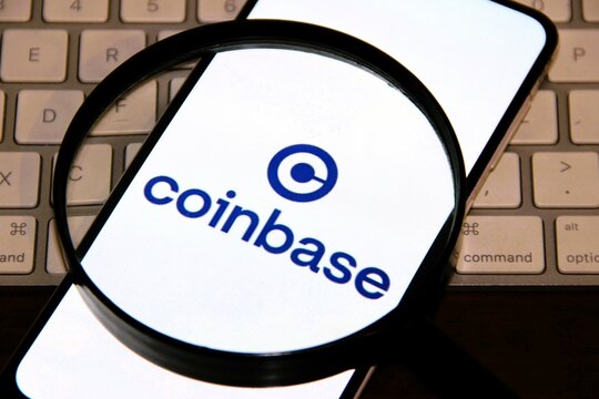 Coinbase - Casa de c&acirc;mbio digital com sede em S&atilde;o Francisco, Calif&oacute;rnia. A empresa intermedia trocas de Bitcoin, Bitcoin Cash, Ethereum, Ethereum Classic, Litecoin, Tezos e muitas outras criptomoedas.