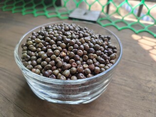 Black peas, parched peas or dapple peas, purple-podded peas or Pisum sativum var arvense