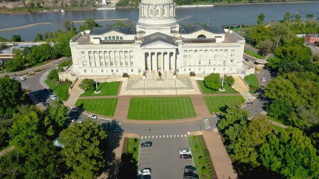 Slow camera uptilt in front of Missouri State Capitol, in Jefferson City. Jefferson City, informally Jeff City, is the capital of the U.S. state of Missouri.