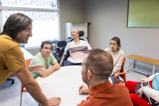 Support and engagement at mental health day center