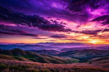 Obraz premium Panoramic Purple Landscape: Dreamy Violet Sky and Rolling Hills Stock Photo