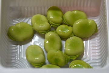 Fava bean cultivation. This highly nutritious vegetable is sown in autumn and blooms the following...