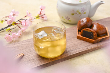 春の和菓子とお茶