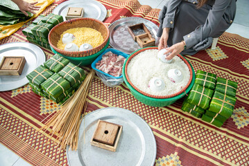 Pack banh chung on this Tet holiday
Vietnamese Tet
Happy New Year