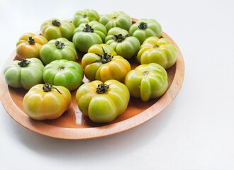 Green and yellow ranti tomatoes. 