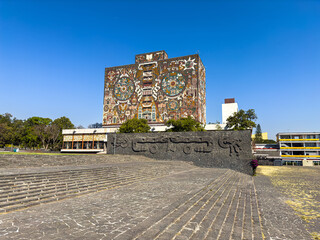 Sunny and clear day at the Central Library, University City, Mexico City © Alejandro Medina