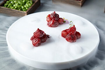Honey-flavored red wine figs