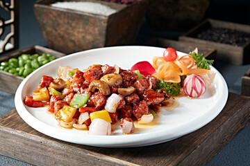 Fried beef cubes with bell pepper, onion, mushroom sauce