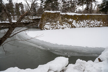 冬の会津若松城（鶴ヶ城）の北出丸のお堀