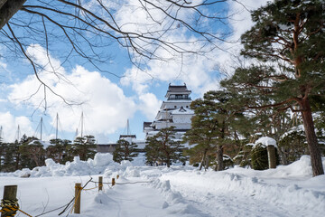 雪化粧した会津若松城（鶴ヶ城）
