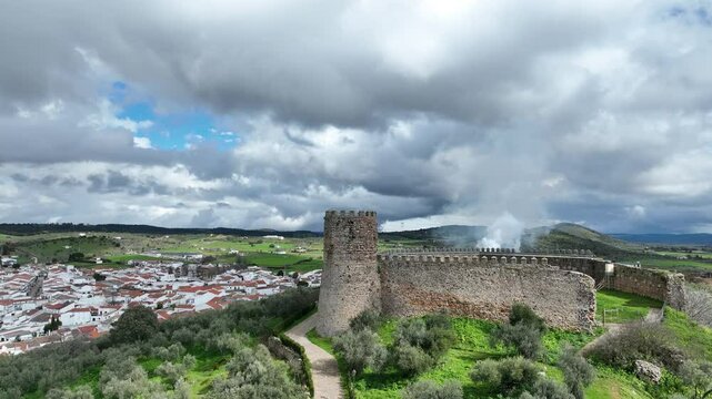 Castillo de Alan&iacute;s en la provincia de Sevilla, Andaluc&iacute;a