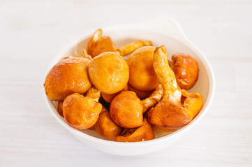 大粒の鳥海なめこ