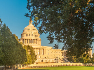 Fototapeta premium Blue sky over United States Capitol at dusk