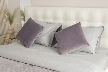 Pillows on the double bed in the bedroom