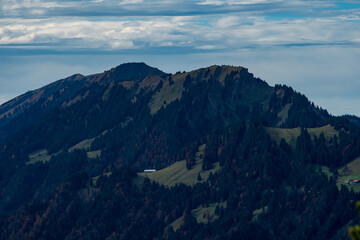 Naklejka premium Gruenten mountain panorama in the Allgau Alps showcasing vibrant autumn colors in Bavaria