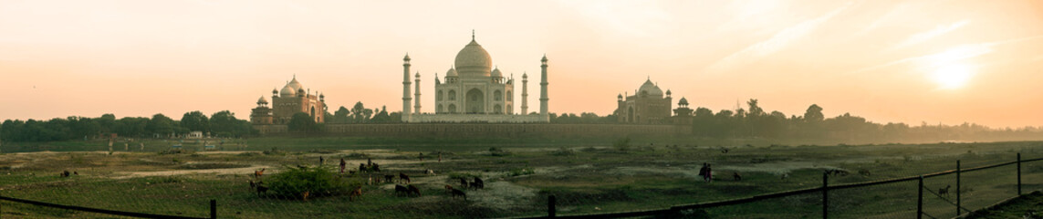 Obraz premium Agra , India - 1 January 2025 Panoramic View of Taj Mahal Indian Monument UNESCO World Heritage Site Seven Wonders of the World at Agra Uttar Pradesh India Asia, South Asia