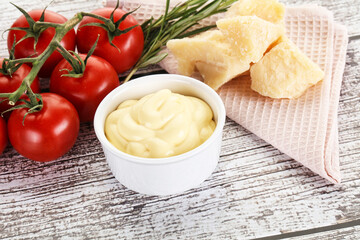 Cheese sauce in the bowl