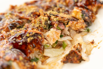 美味しそうなお好み焼をクローズアップして撮影