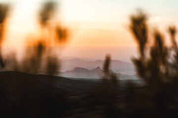 Blick auf die Berge bei Sonnenaufgang – Jabal Haatt, Oman