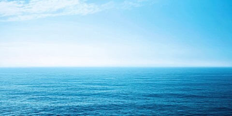 Obraz premium The ocean is blue and calm