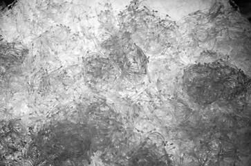 Astratto in bianco e nero di fili luminosi che ricordano una nuvola o il ghiaccio cristallizzato
