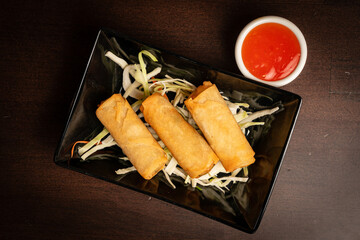 Spring rolls with dipping sauce