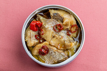 真鯛の缶詰（オイル漬け）
