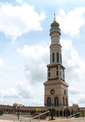Obraz premium The tower of the Islamic Center Mosque in Samarinda, East Kalimantan.