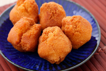 サーターアンダギー　Sata Andagi