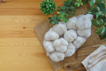 網袋(ネット)に入ったニンニク