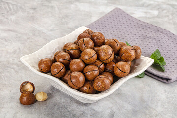 Sweet macadamia nut in the bowl