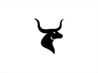 Naklejka premium Bold Silhouette of a Longhorn Bull's Head