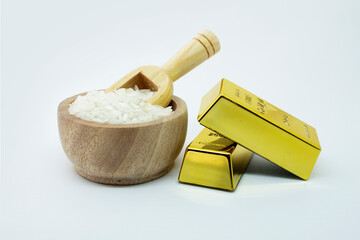 Zakat donation for Muslims in the form of rice and gold in the month of Ramadan. The concept of calculating the percentage of zakat donations