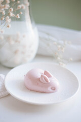 cute easter menu idea: jelly easter bunny
