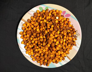 Spiced and Crunchy Fried Chickpeas