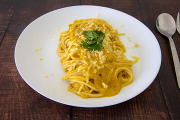 Pumpkin spaghetti with cheese