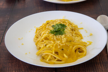 Pumpkin spaghetti with cheese